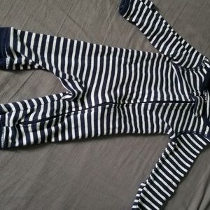 Baby pajama with hand covers
